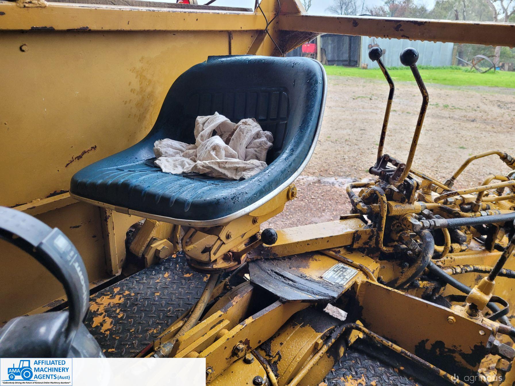 Ford 3000 FEL BackHoe - photo 20
