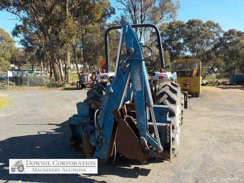 Ford 2120 FEL BackHoe - photo 10