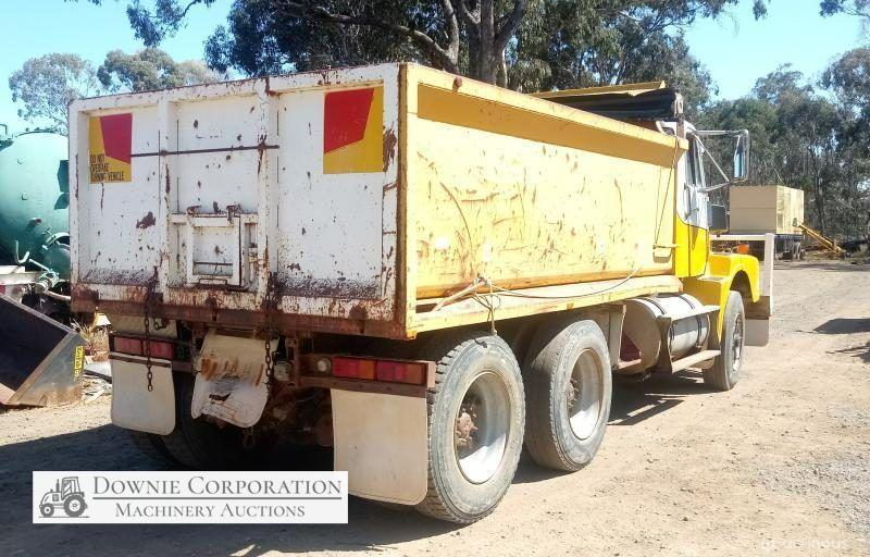 Volvo N10 Turbo Tipper - photo 4