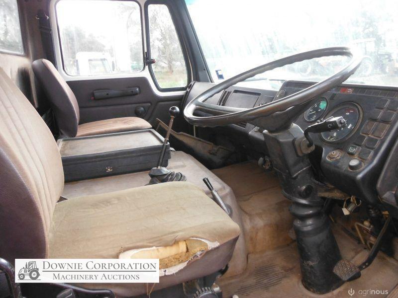 Mercedes 1217/48 Cattle Truck - photo 6