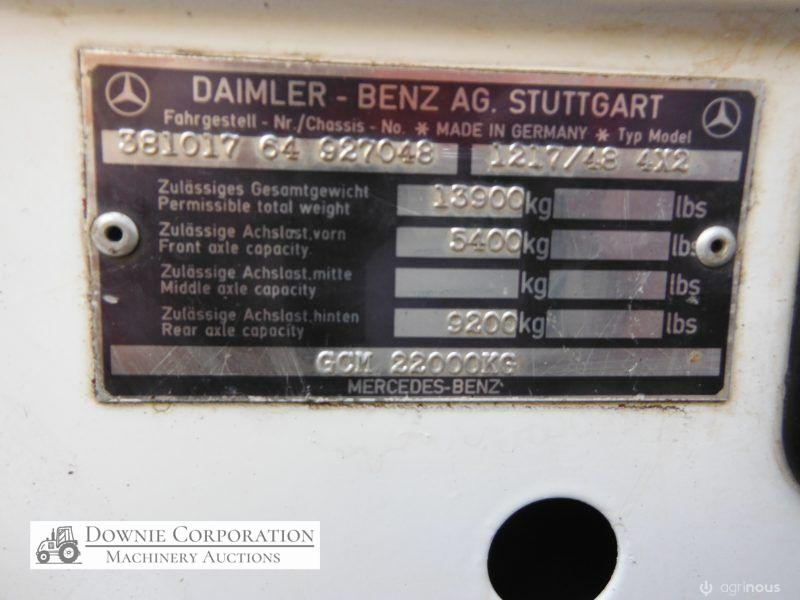 Mercedes 1217/48 Cattle Truck - photo 10