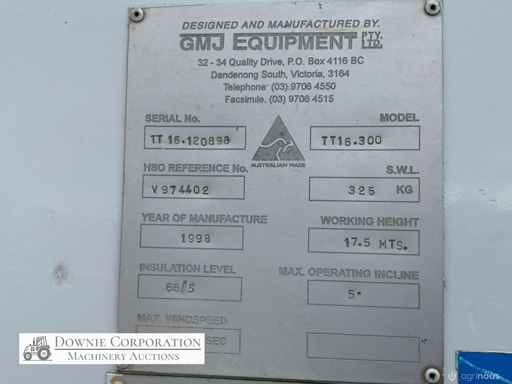 Mitsubishi Fuso Fighter 10 with GMJ Cherry Picker - photo 15
