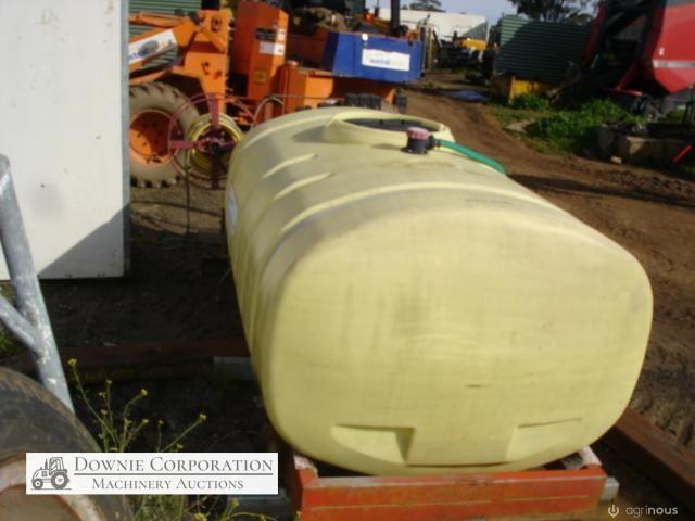 Hardi Spray Tank with Boom - photo 2