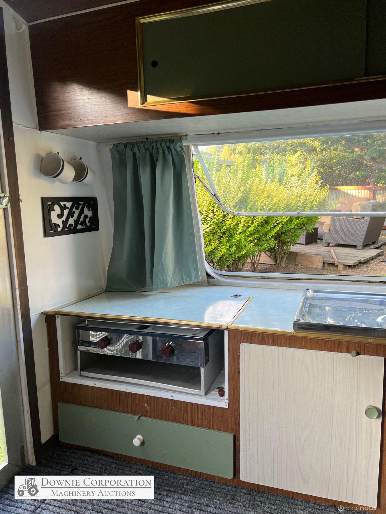 VINTAGE LOWLINE MICROVAN  BRI-RAY 68-72 - photo 7