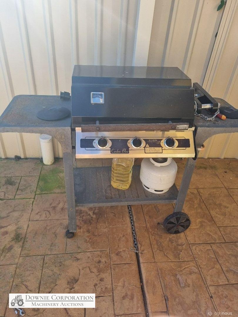 Gas BBQ with Gas Bottle