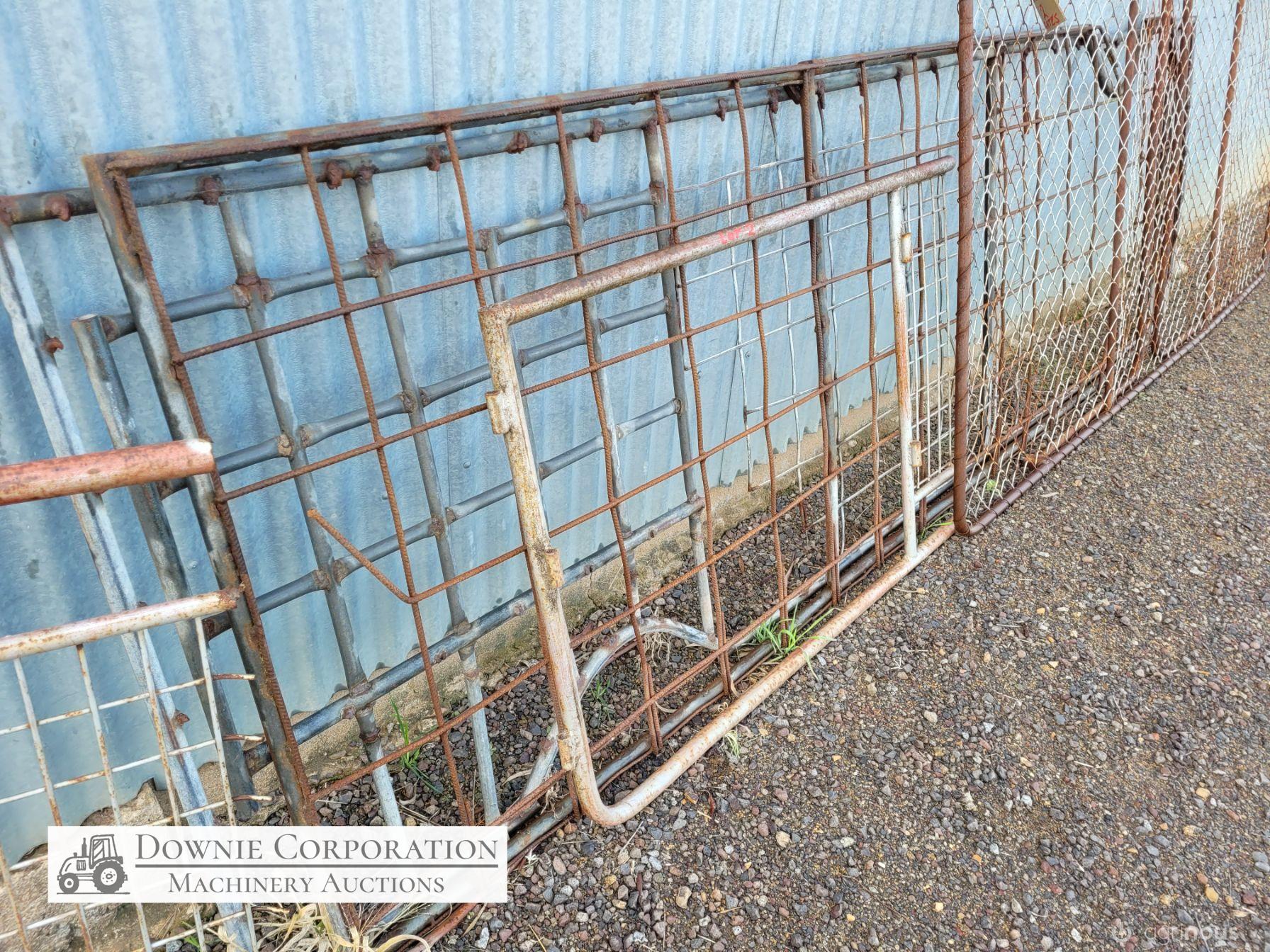 Wool Table & Assorted Gates - photo 6