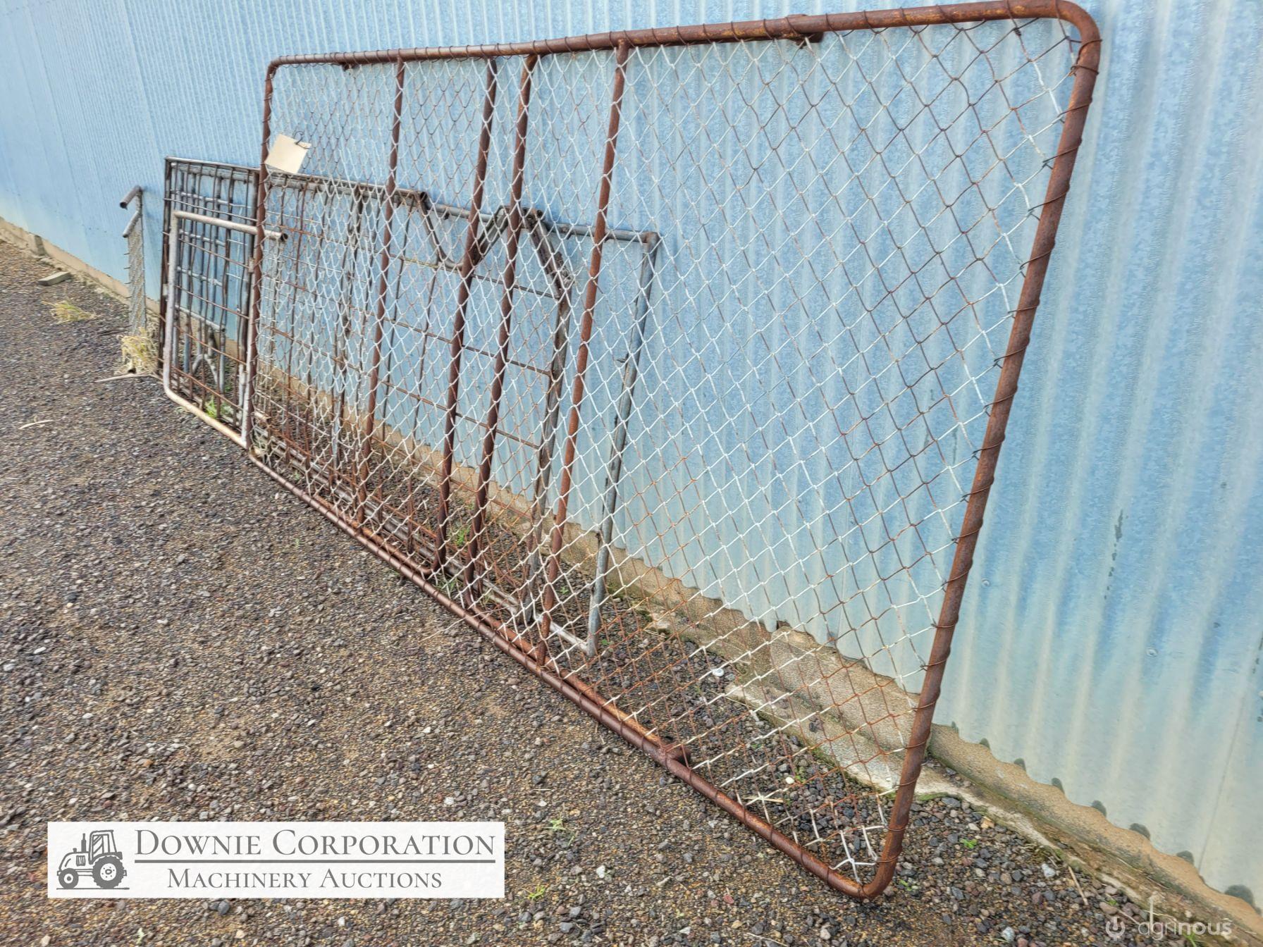 Wool Table & Assorted Gates - photo 4