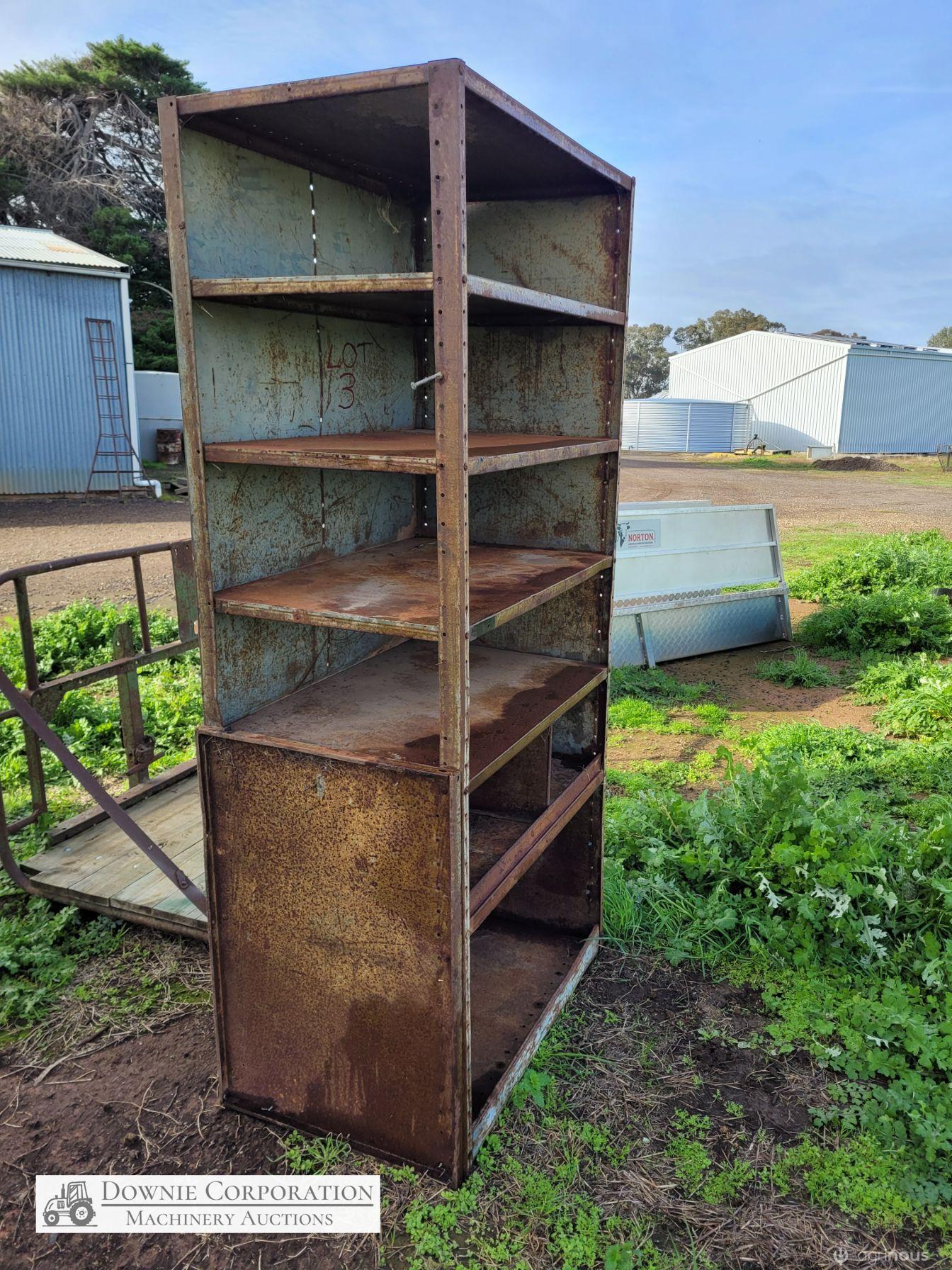 Dog Kennel & Shelving - photo 2