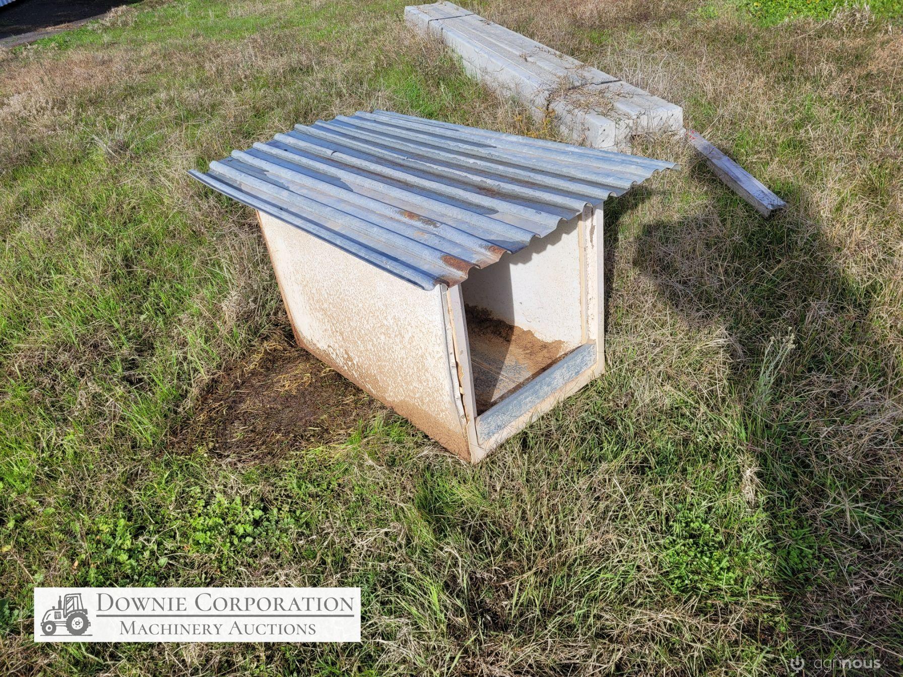 Dog Kennel & Shelving - photo 4