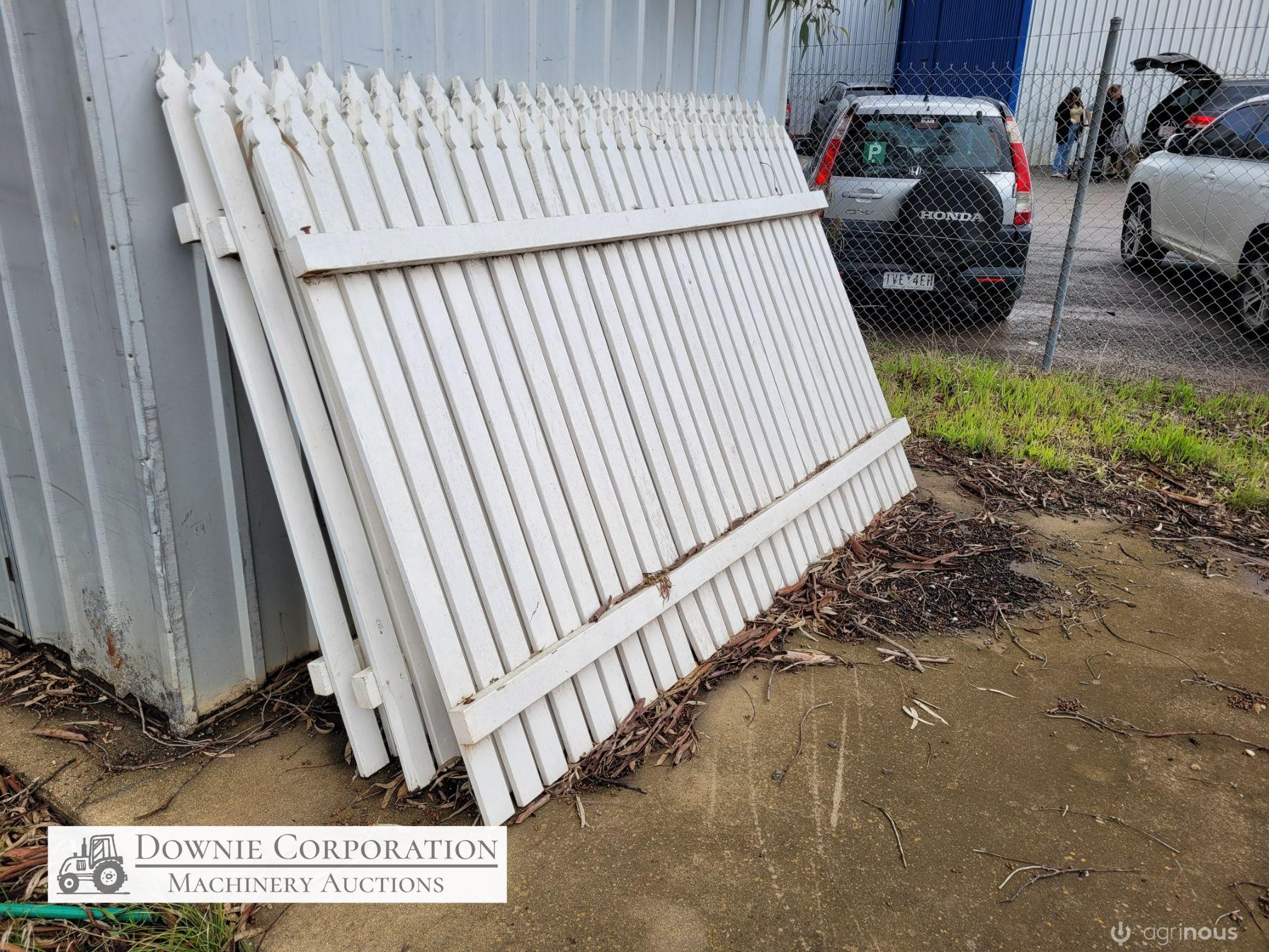 Picket Fencing & Gates - photo 4