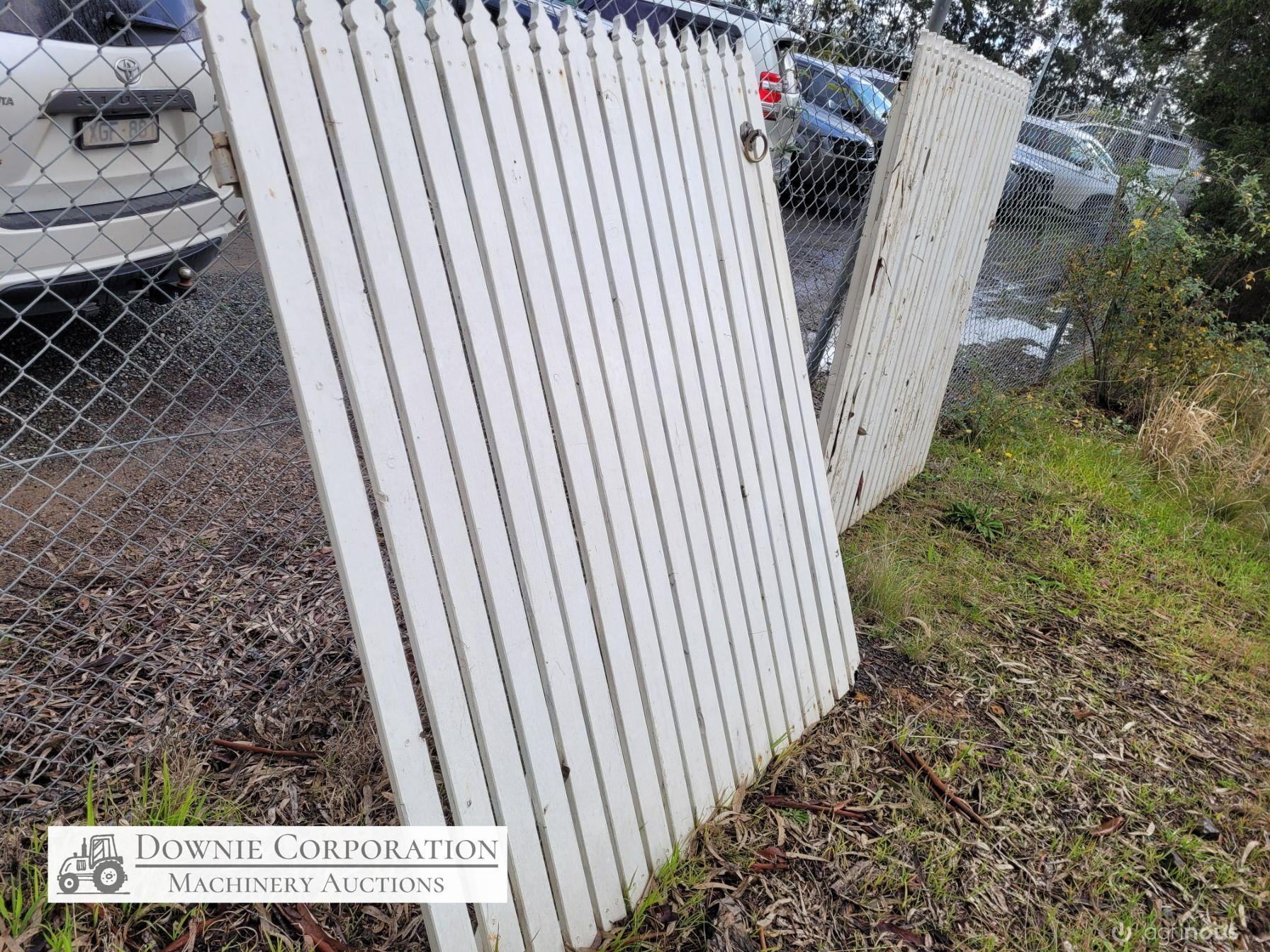 Picket Fencing & Gates - photo 7