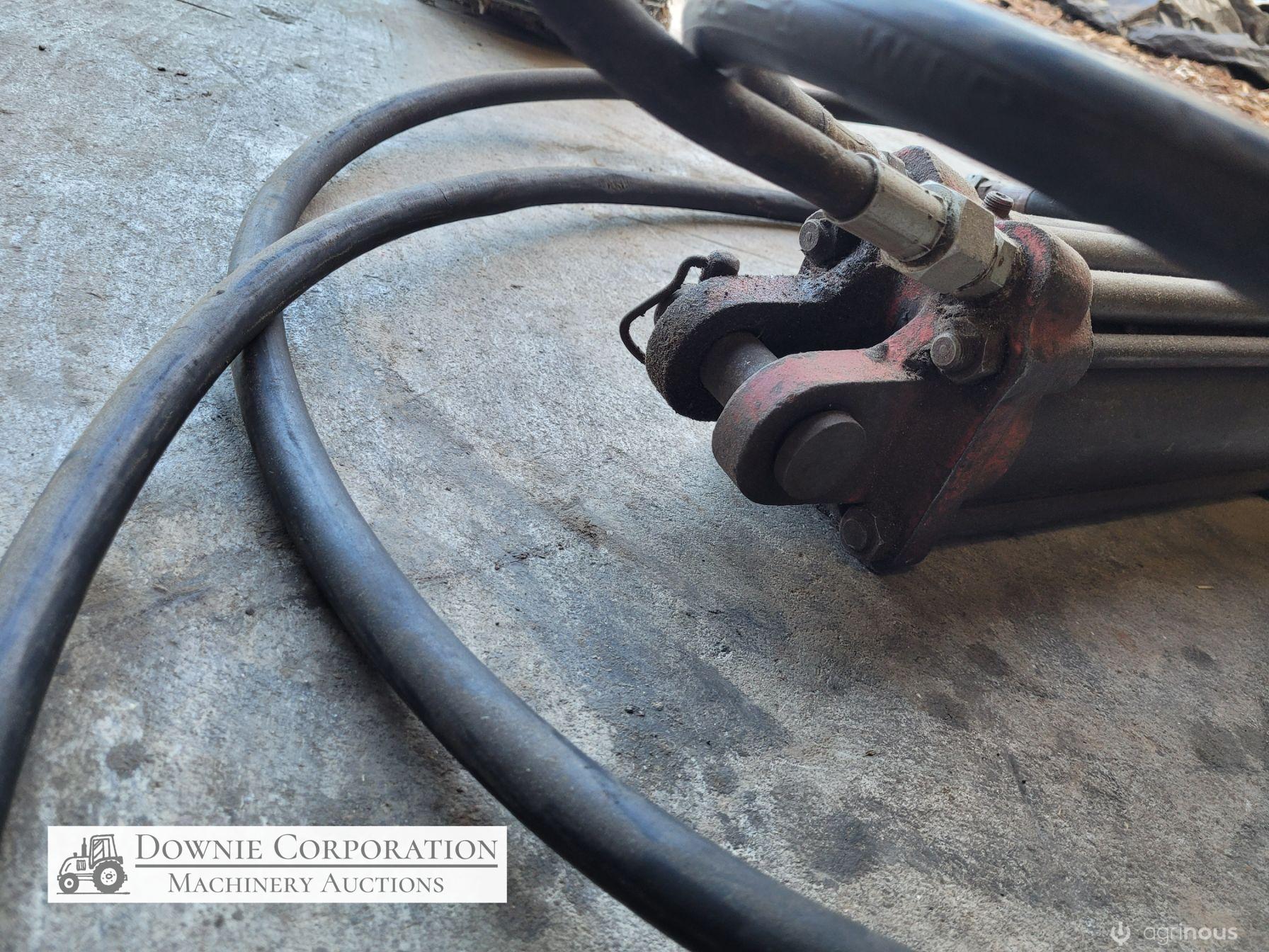 8" Hydraulic Ram with Hoses - photo 6