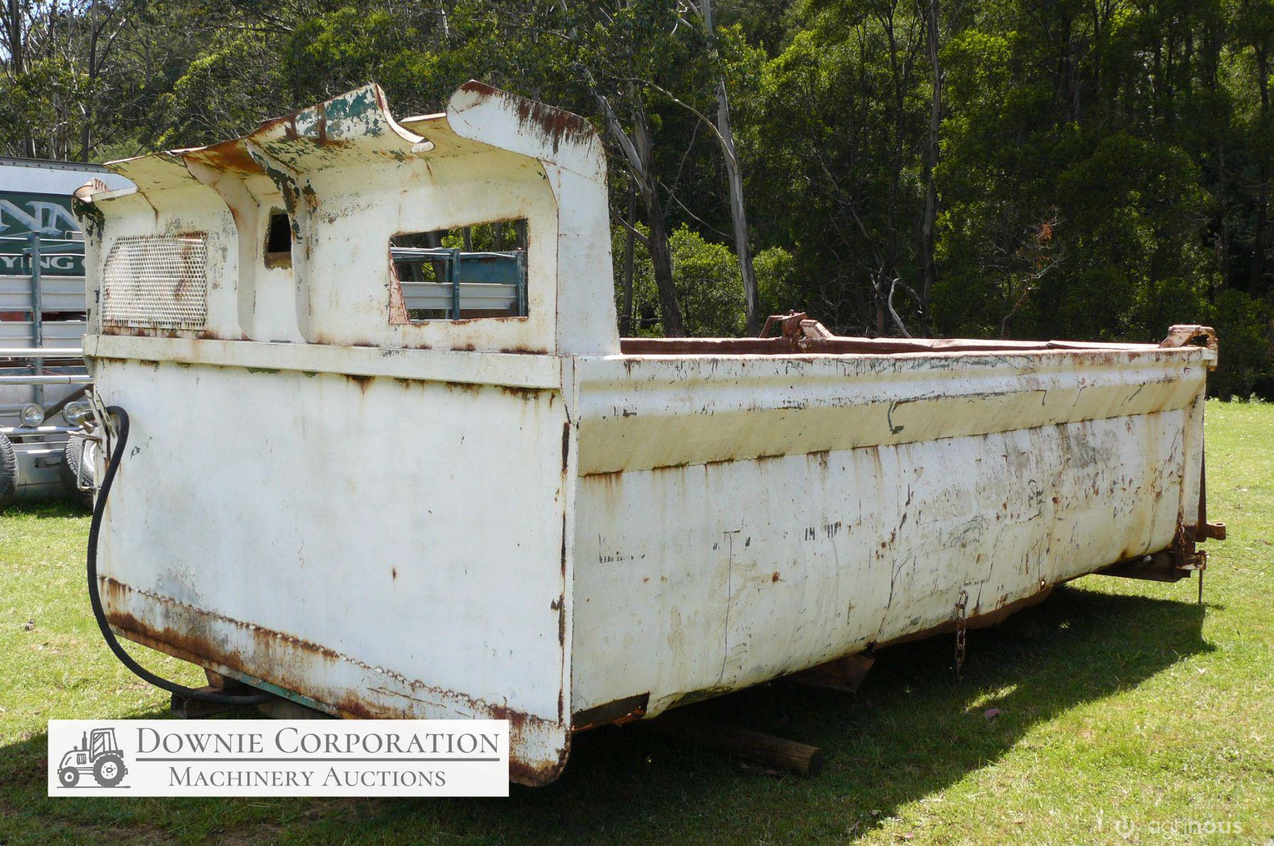 Steel tipper body on chassis - photo 2