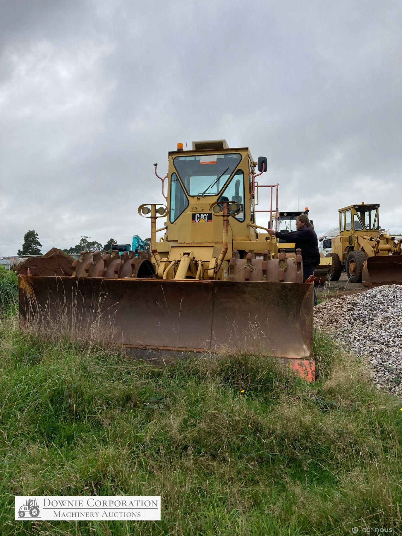 Caterpillar 815B Compactor