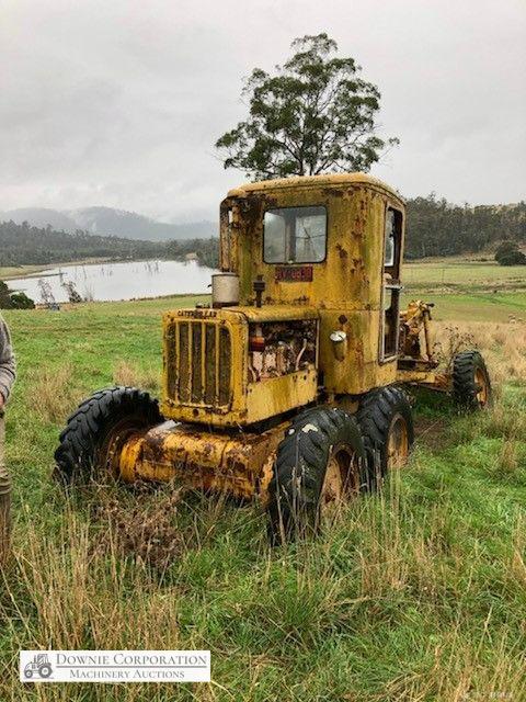 Cat 212 Road Grader - photo 12
