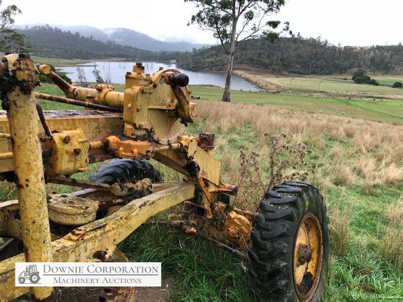 Cat 212 Road Grader - photo 22