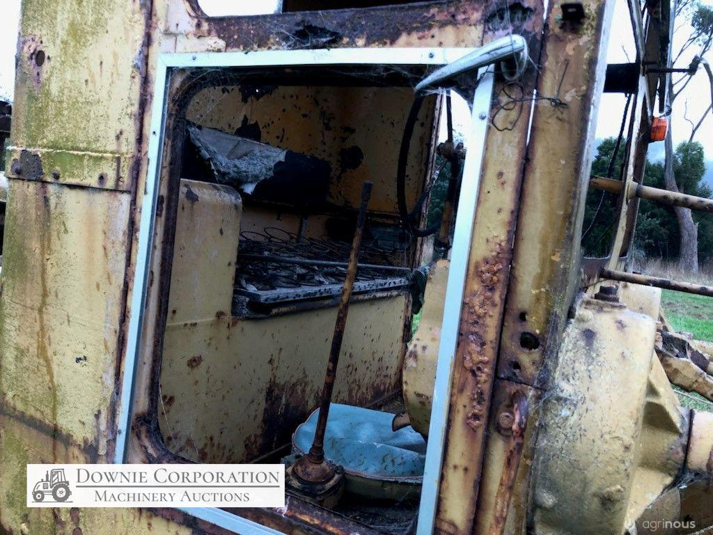 Cat 212 Road Grader - photo 11