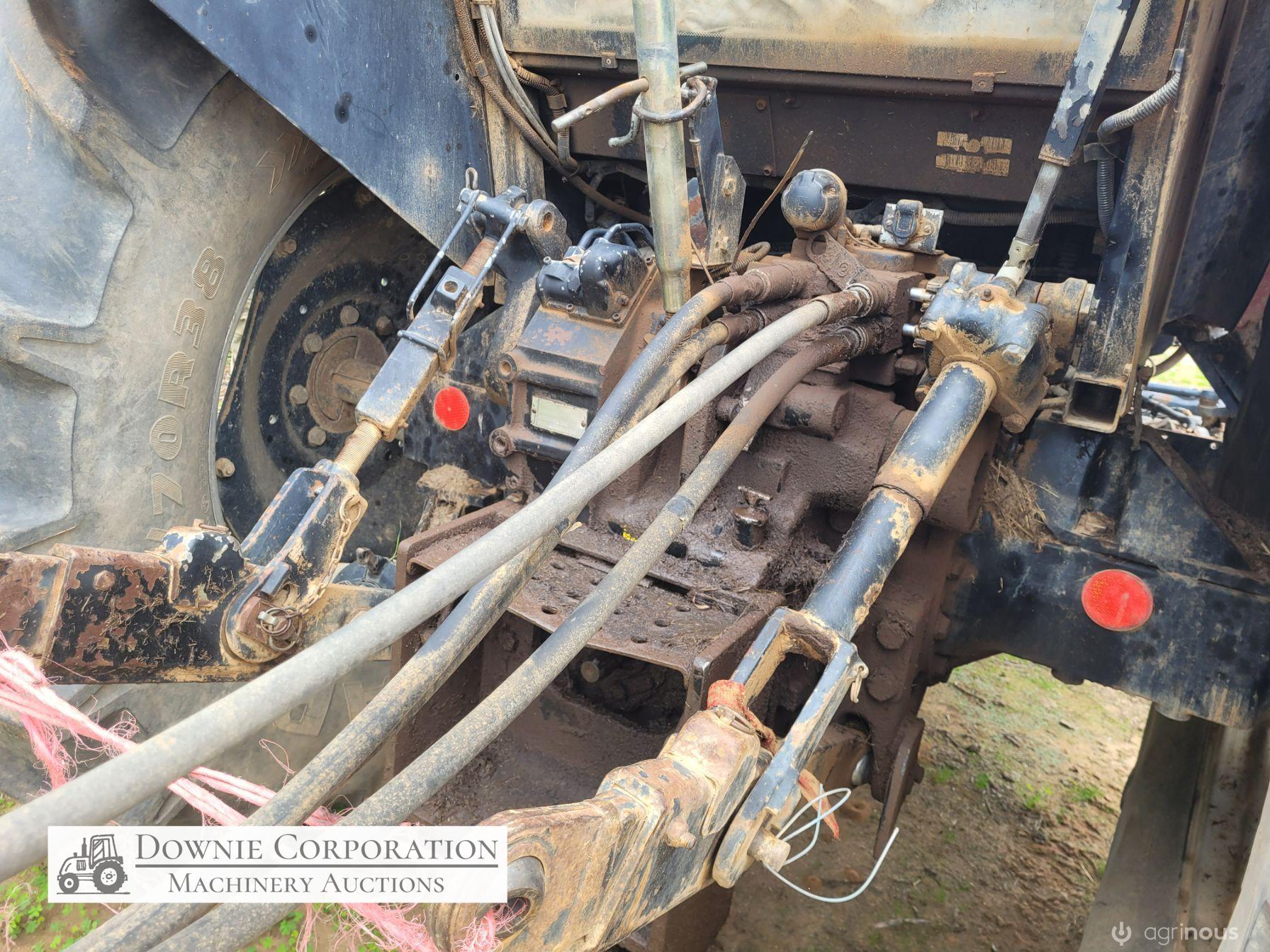 Case 5130 Maxxum Tractor with Powershift - photo 11