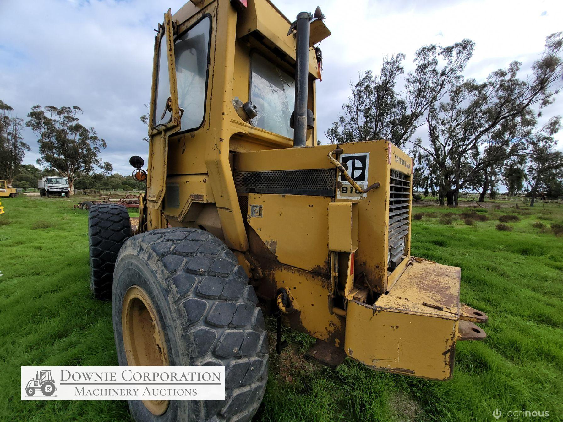 Cat 910 Articulated Loader - photo 15