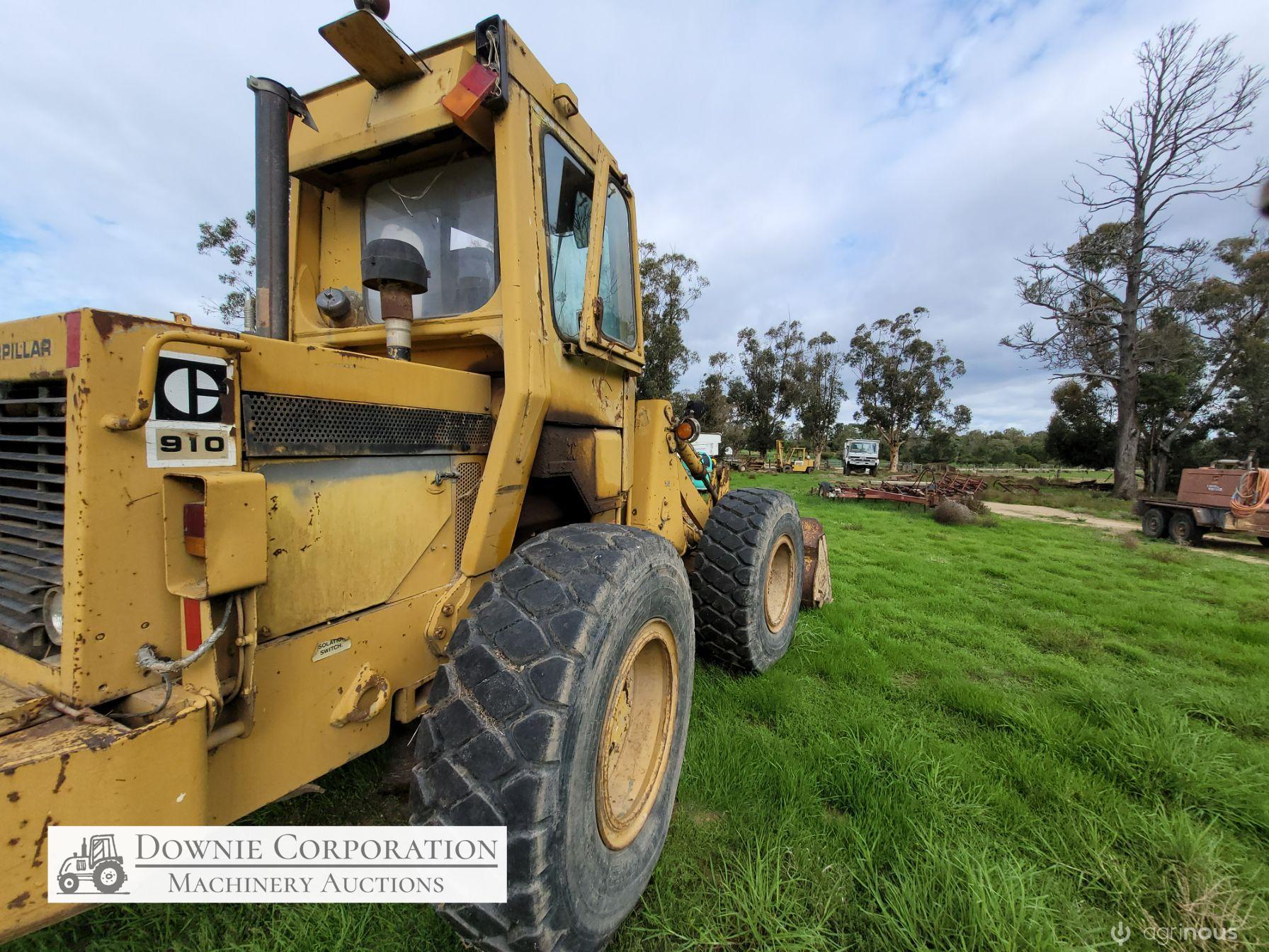 Cat 910 Articulated Loader - photo 21