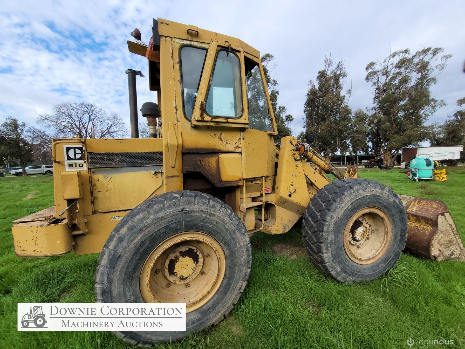 Cat 910 Articulated Loader - photo 19
