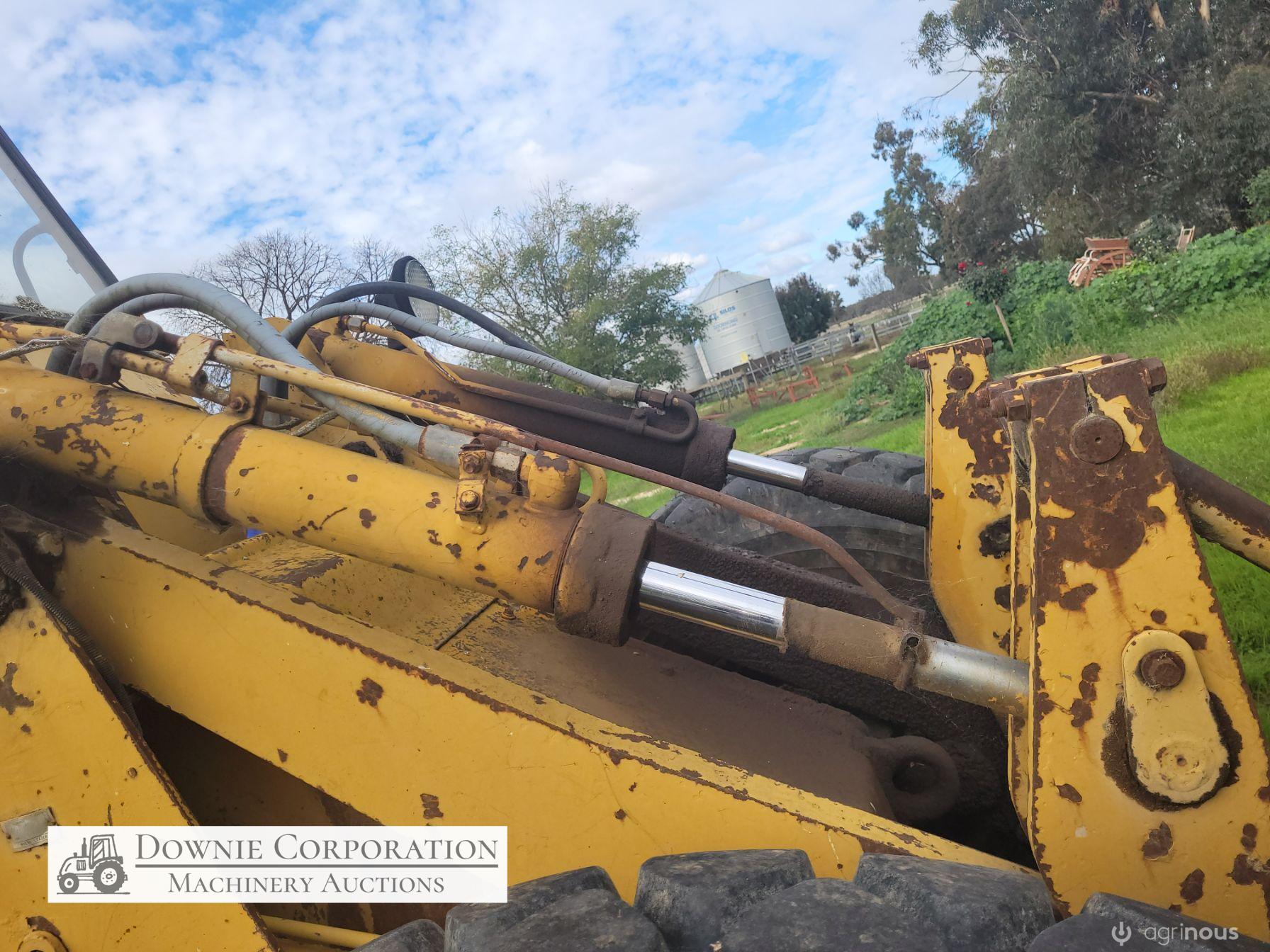 Cat 910 Articulated Loader - photo 27