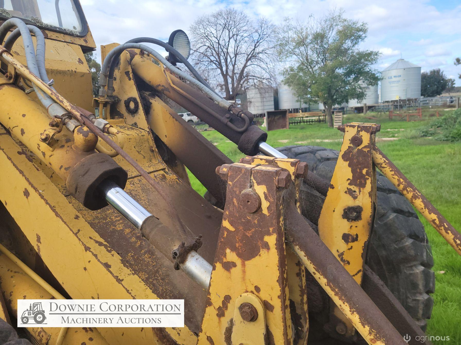 Cat 910 Articulated Loader - photo 28