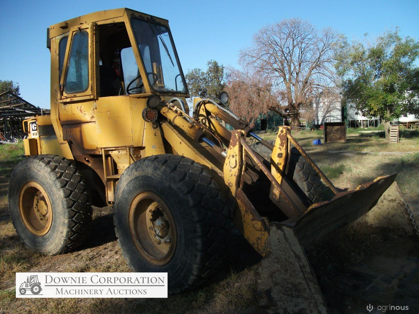 Cat 910 Articulated Loader - photo 7