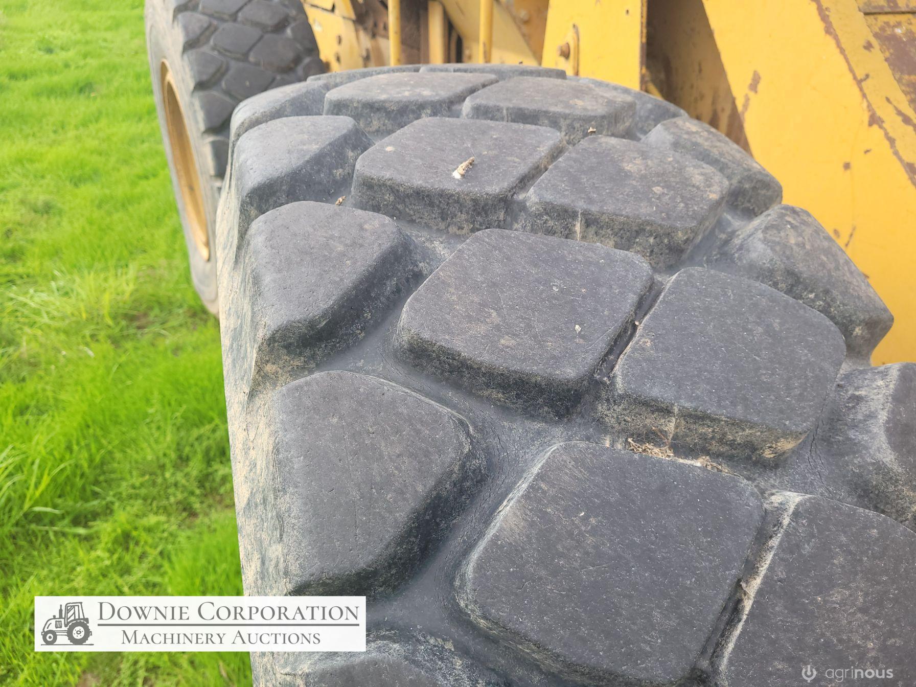 Cat 910 Articulated Loader - photo 18