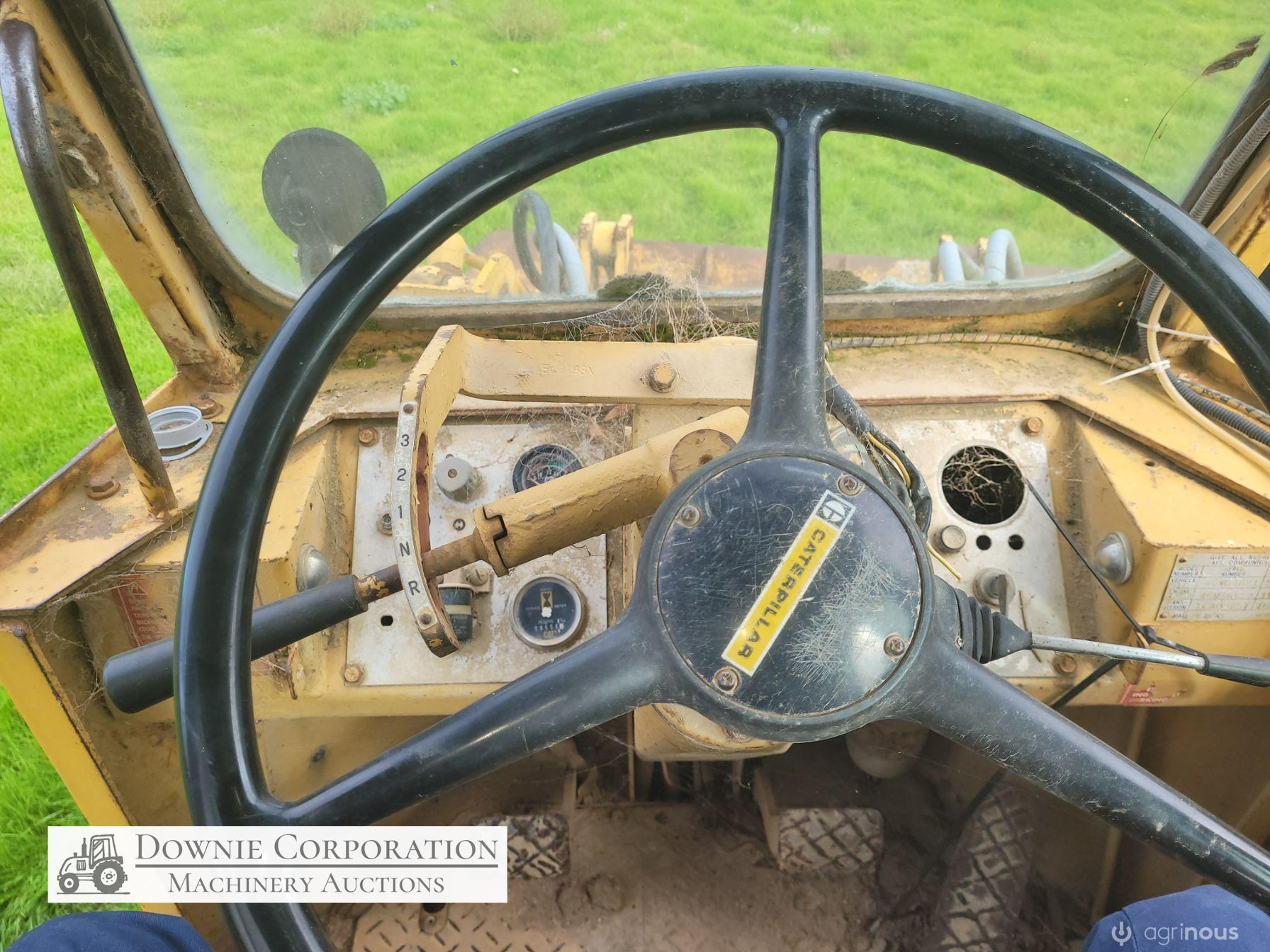Cat 910 Articulated Loader - photo 12