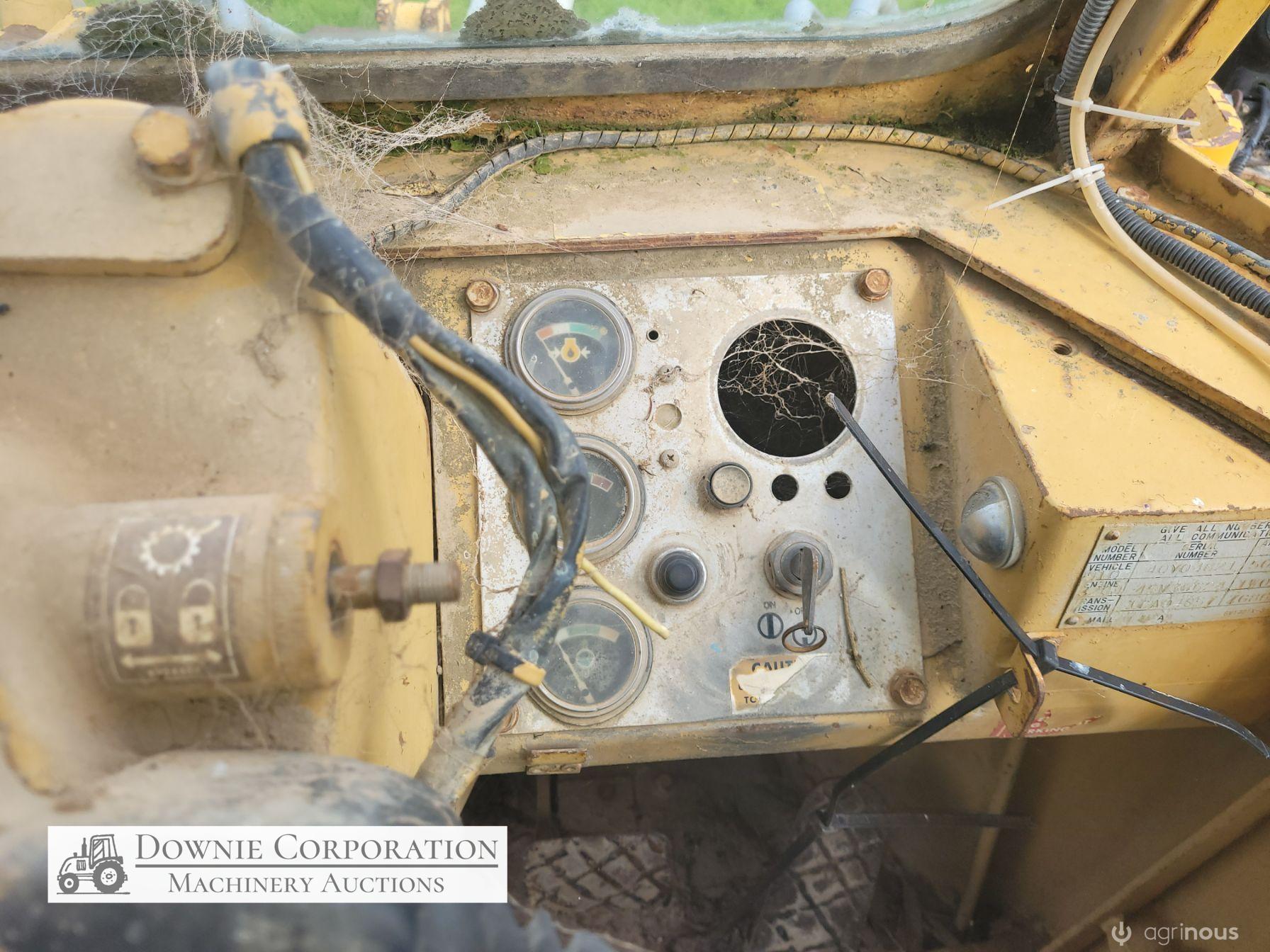 Cat 910 Articulated Loader - photo 14