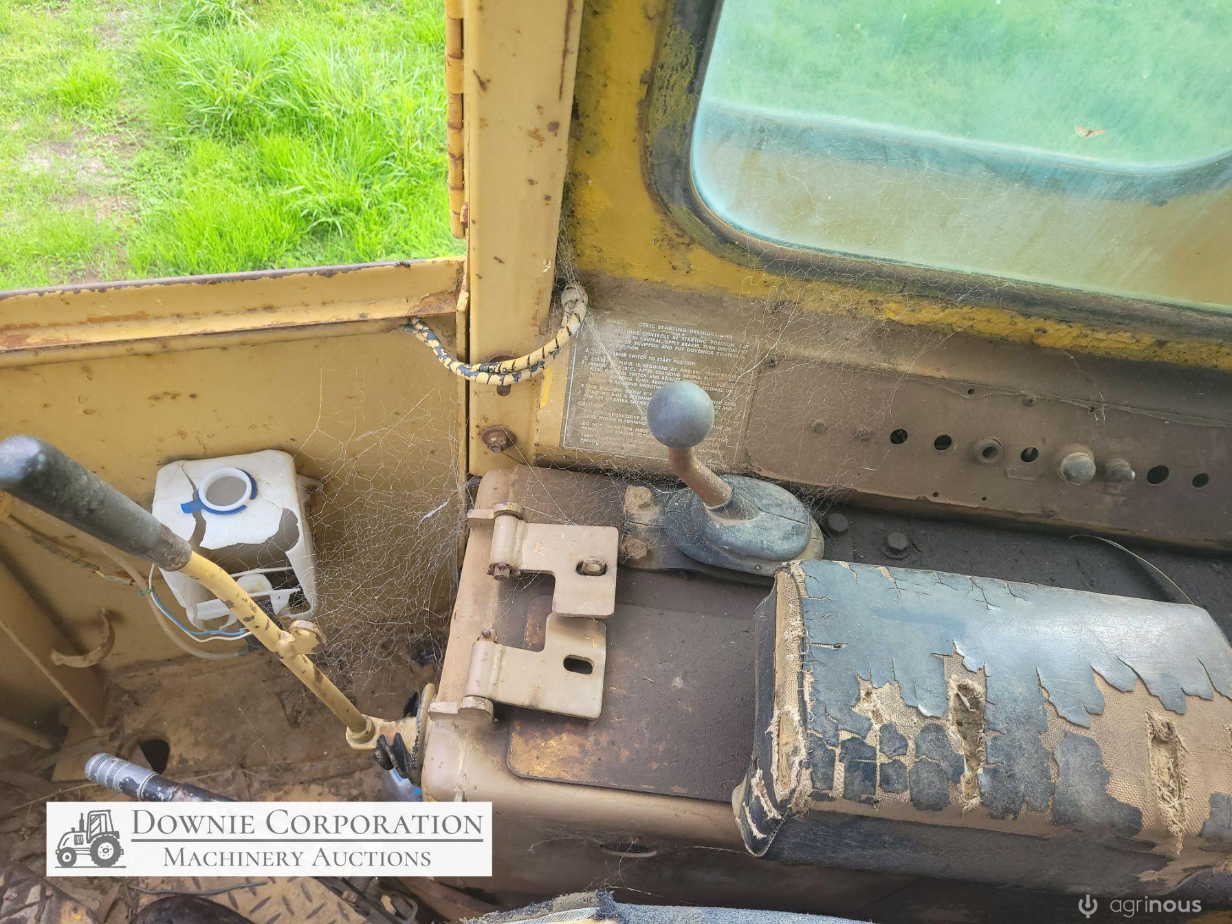 Cat 910 Articulated Loader - photo 16