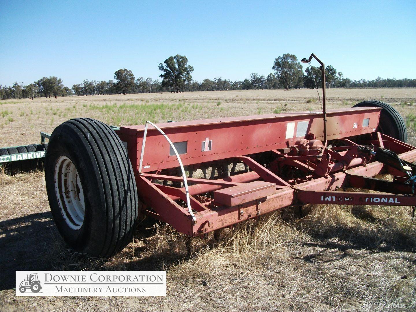 IH-511 Combine 28 row