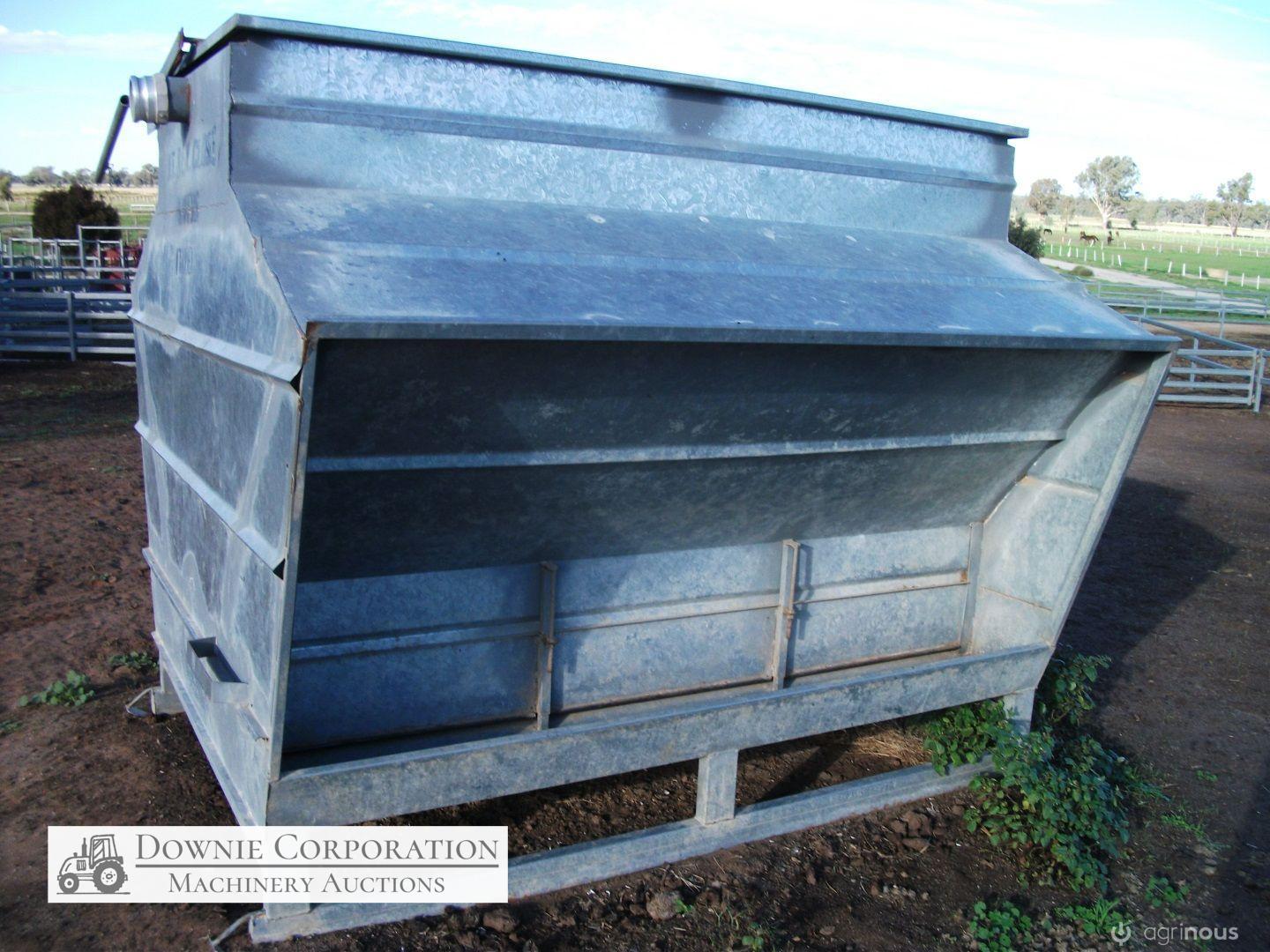 Close 4ton Stock Self Feeder (2) - photo 3