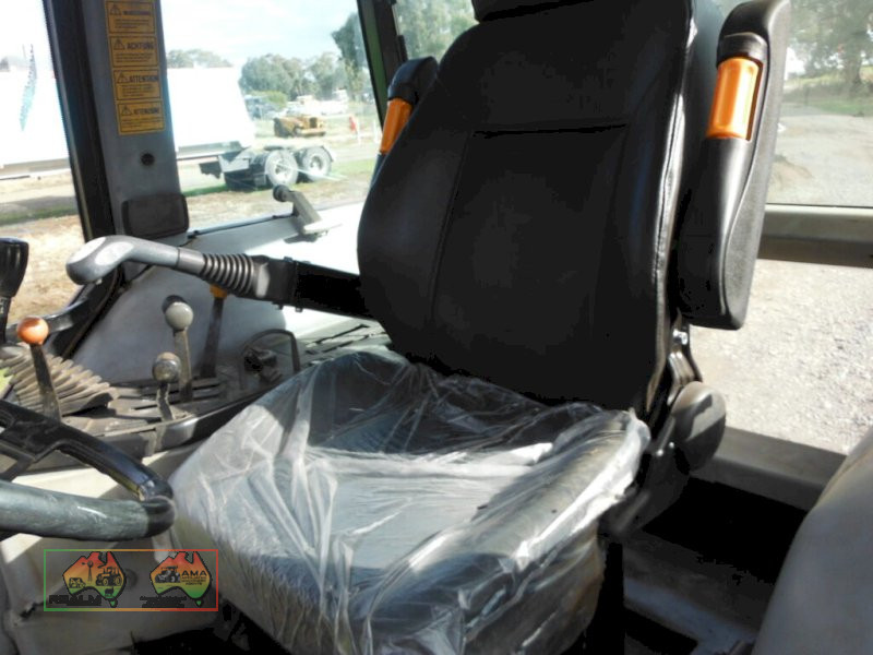 Case 5120A FEL Tractor - photo 8