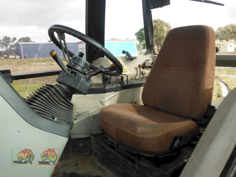 Case 5140 FEL Tractor - photo 5