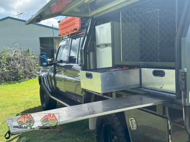 2015 Land Cruiser GXL dual cab Lots of extras - photo 7