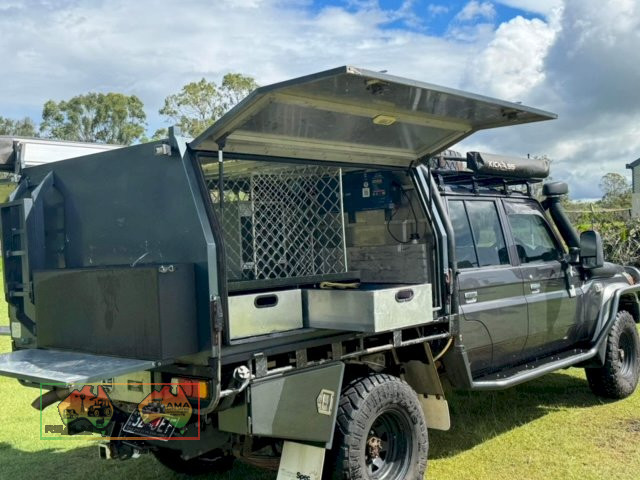 2015 Land Cruiser GXL dual cab Lots of extras - photo 11