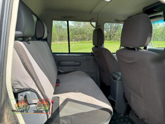2015 Land Cruiser GXL dual cab Lots of extras - photo 14