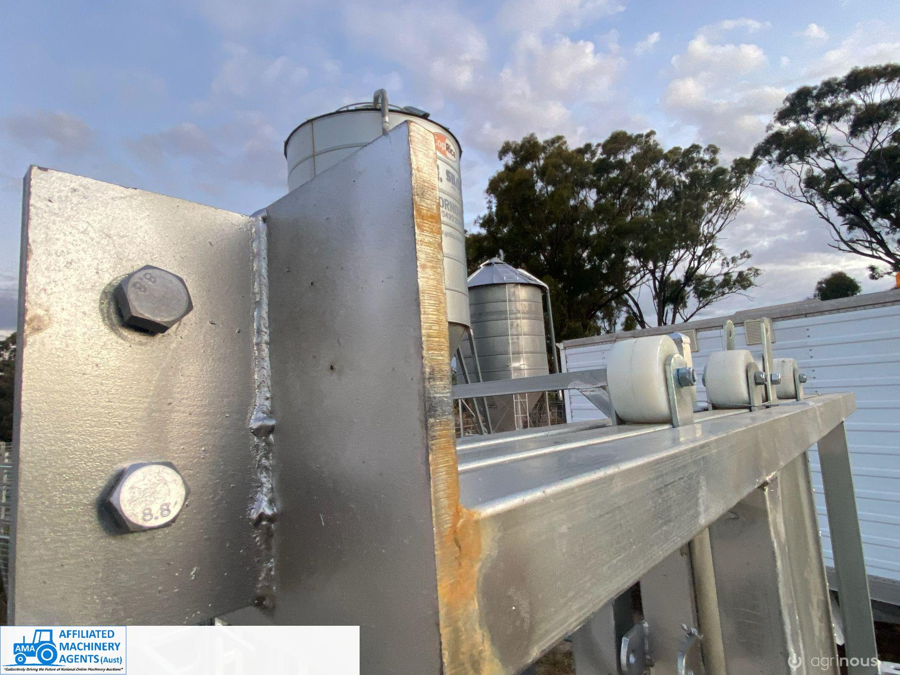 Galv Cattle Crush (New Un-used) - photo 8