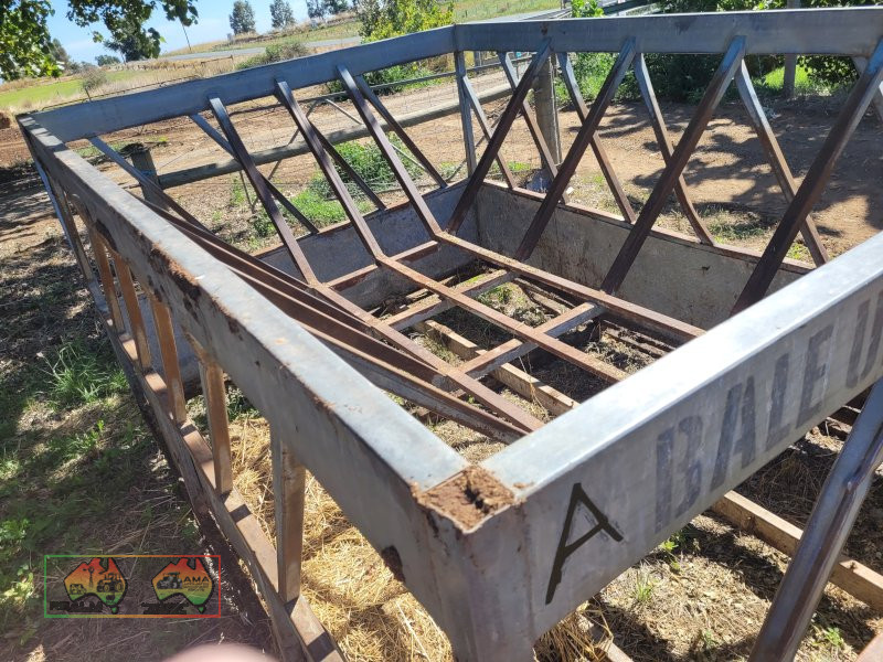 Bale-up Hay Feeder "A" - photo 6