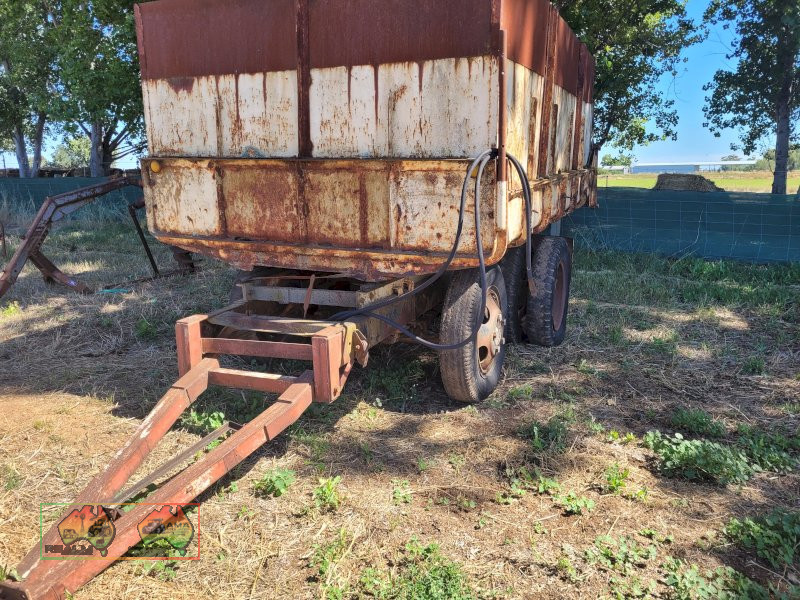 10ft Farm Tipping Dog Trailer