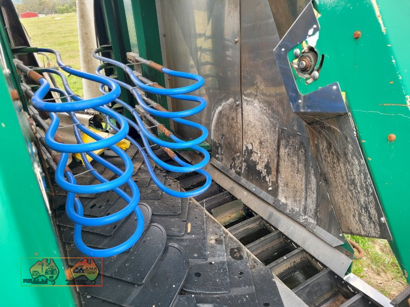 2002 Nairn 680LS Grape Harvester - photo 7