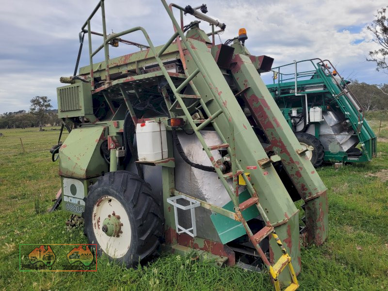 1998 Nairn 680LS Grape Harvester