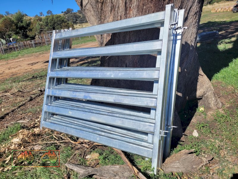 New Cattle 'Bull Yard' Panels - photo 3