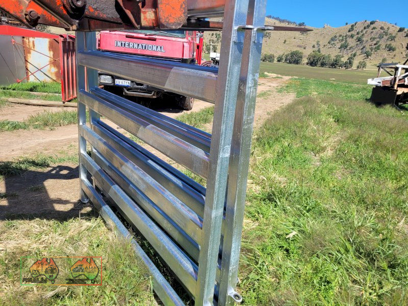 New Cattle 'Bull Yard' Panels - photo 2
