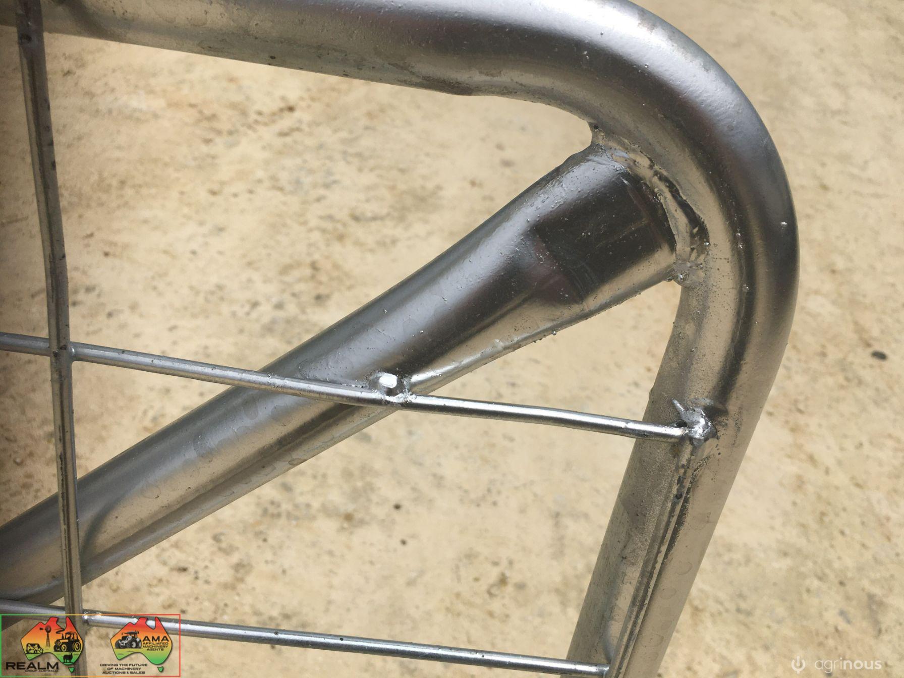 New 14ft N-Stay Farm Gates - photo 2