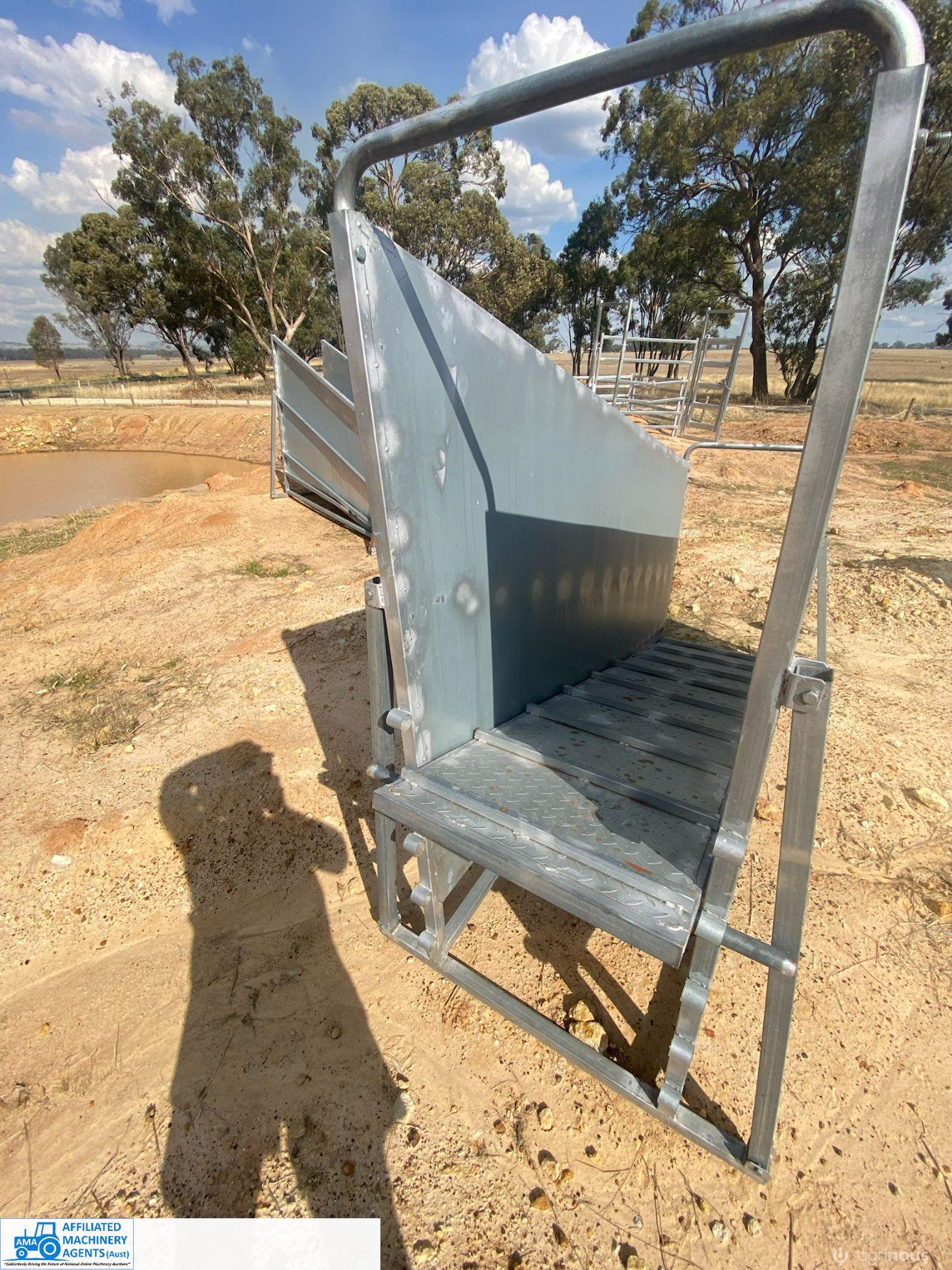 Livestock Loading Race (New Un-used) - photo 4