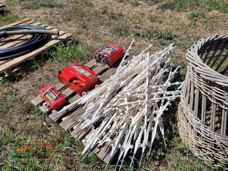 48x Poly Tread-in Elec. Fence Posts - photo 2