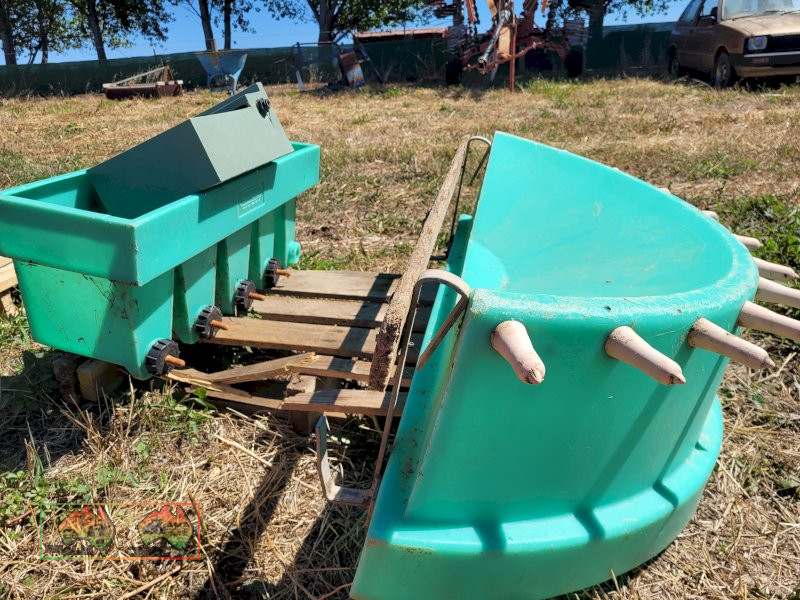 12 Teat Calf Milk Feeder - photo 2